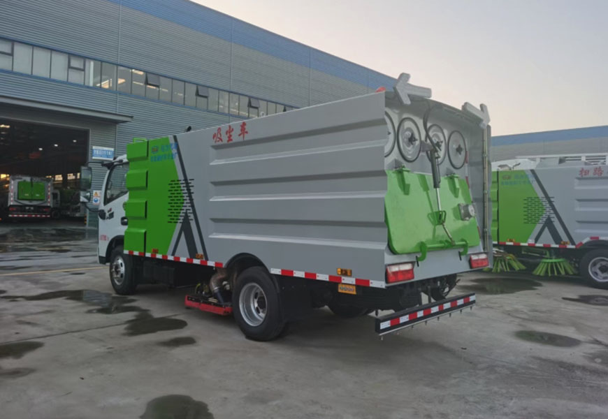 國(guó)六東風(fēng)多利卡吸塵車展示圖