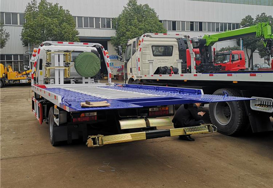 國(guó)六藍(lán)牌德龍一拖二平板清障車(chē)