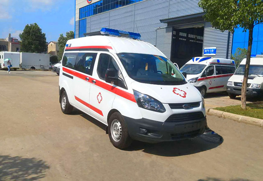 國(guó)六福特V362短軸中頂救護(hù)車(chē)(柴油版)