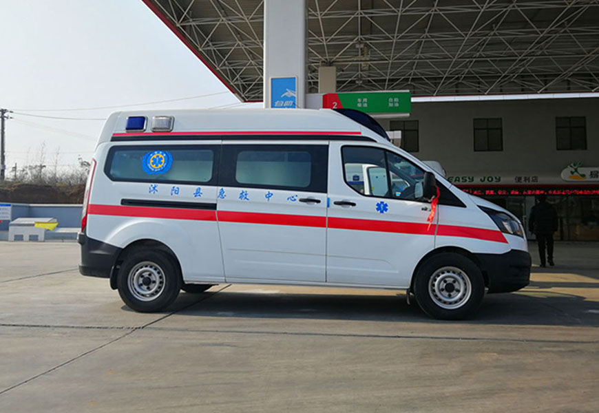 國(guó)六福特V362中軸中頂救護(hù)車(汽油版)